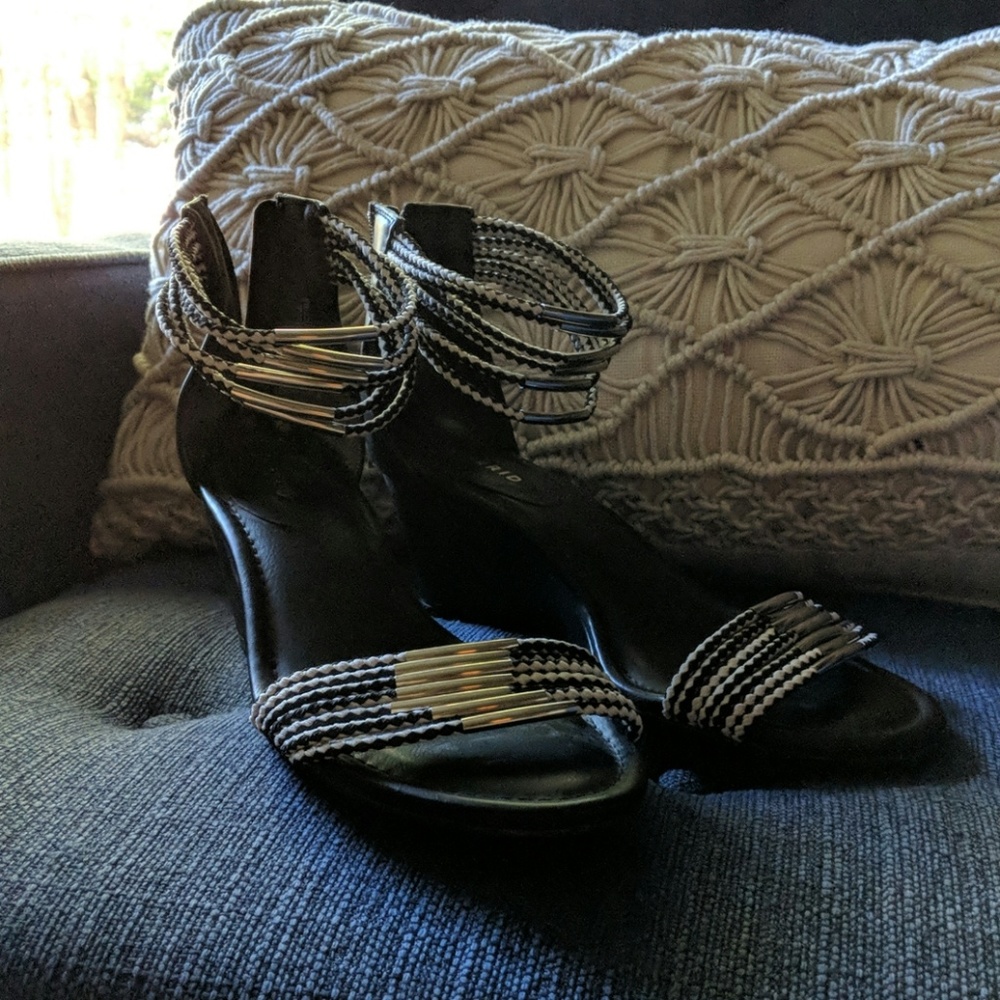 Torrid size 10 black wedge sandals